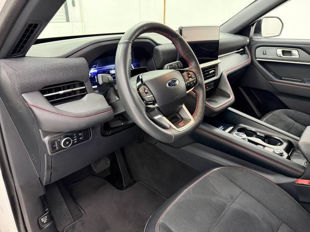 Used 2025 Ford Explorer ST RWD image 8