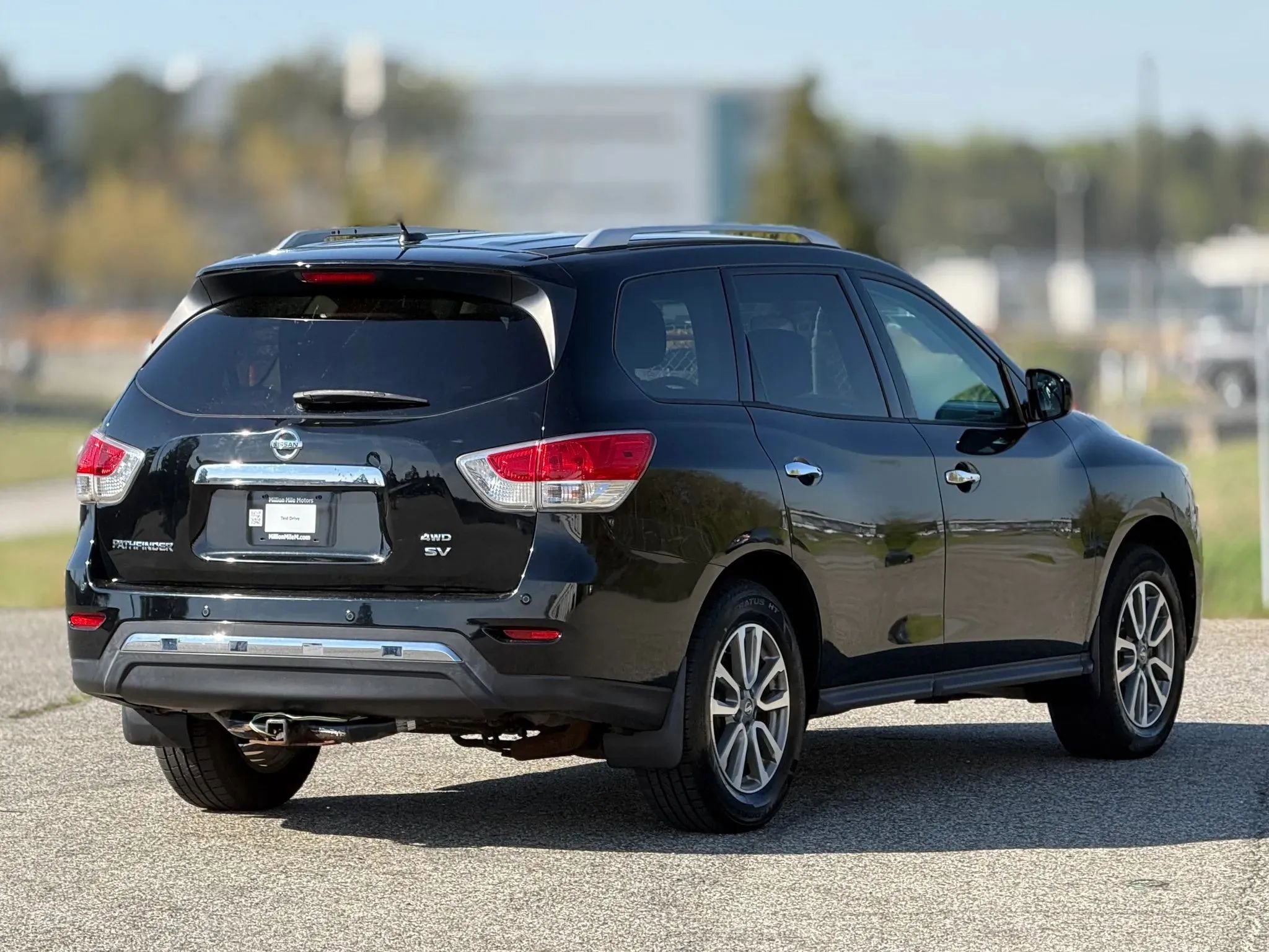 Used 2013 Nissan Pathfinder SV image 9