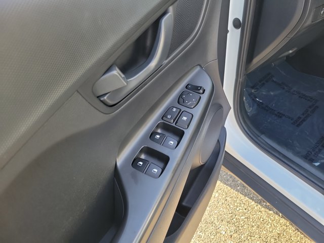 Used 2023 Hyundai Kona SE AWD/4WD image 16