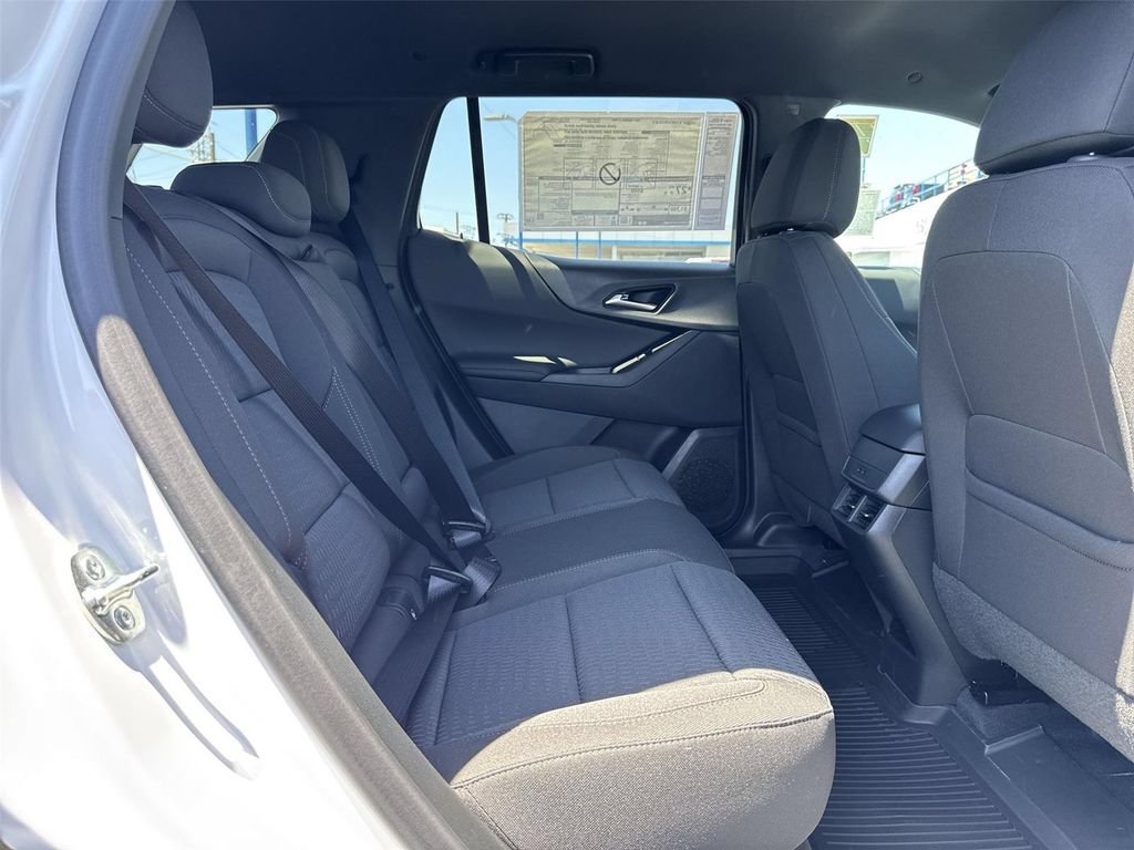 New 2027 Chevrolet Equinox LT w/ LPO, Floor Liner Package FWD image 30