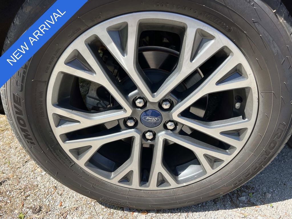 Used 2020 Ford Escape SEL image 12