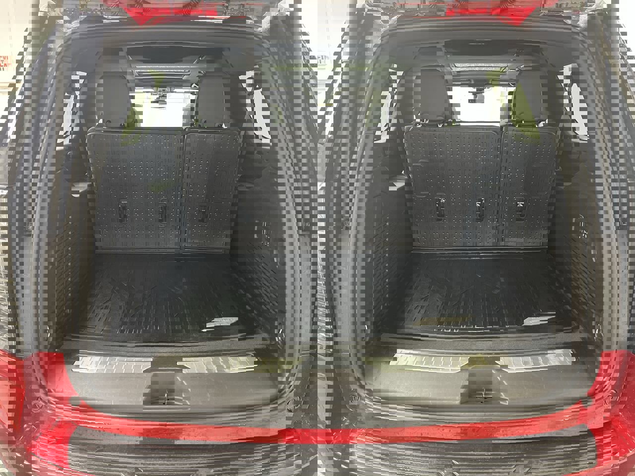 Certified 2025 Chevrolet Suburban Premier w/ Sun And Tow Package AWD/4WD image 34