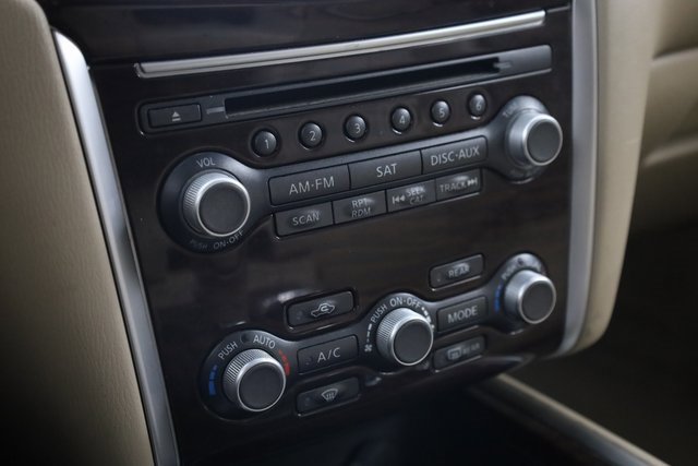 Used 2015 Nissan Pathfinder Platinum w/ Cargo Package image 20