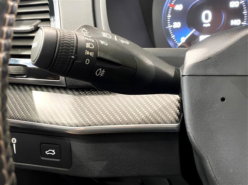 Used 2019 Volvo XC90 T6 R-Design w/ Advanced Package image 14