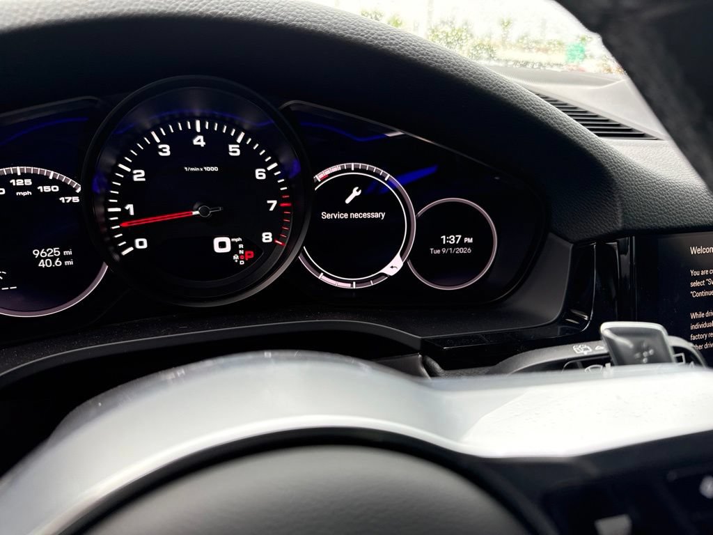 Certified 2023 Porsche Cayenne Platinum Edition AWD/4WD image 3