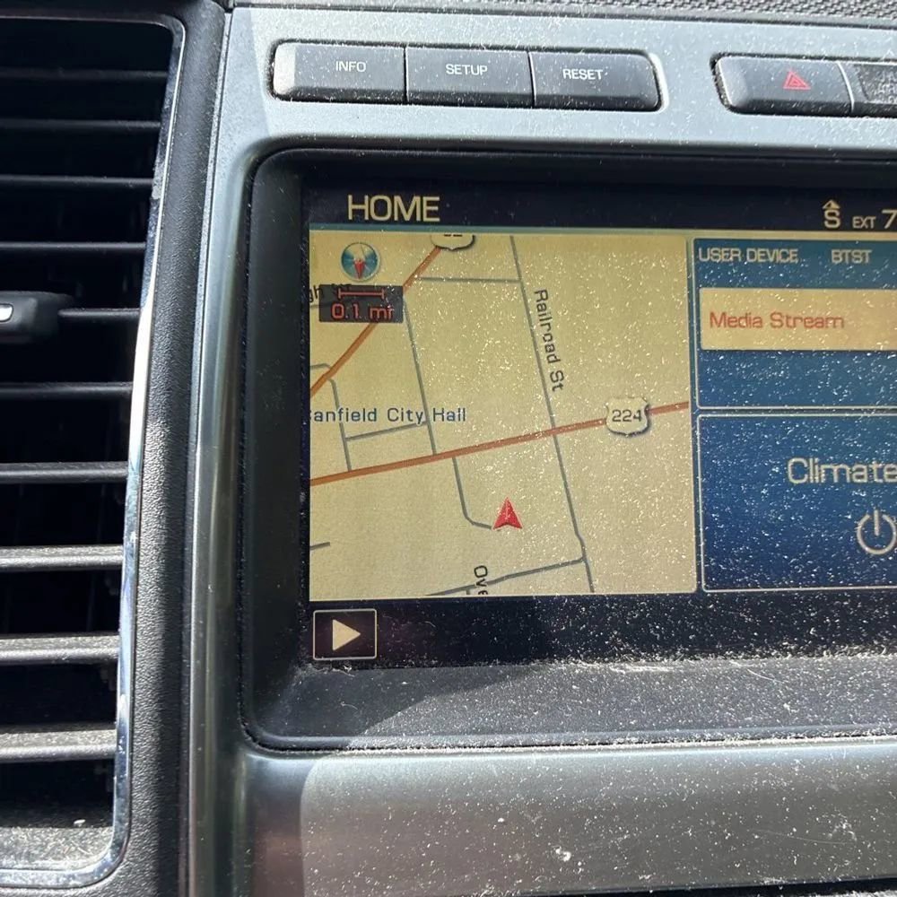 Used 2010 Ford Taurus Limited AWD/4WD image 27