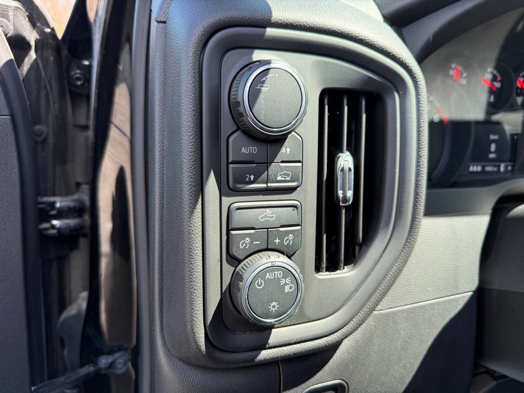 Used 2024 Chevrolet Silverado 1500 Custom AWD/4WD image 10