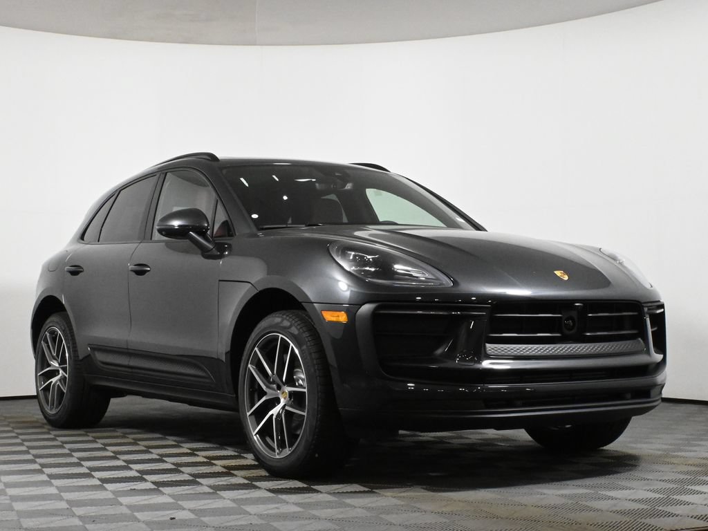 Used 2026 Porsche Macan AWD/4WD image 9