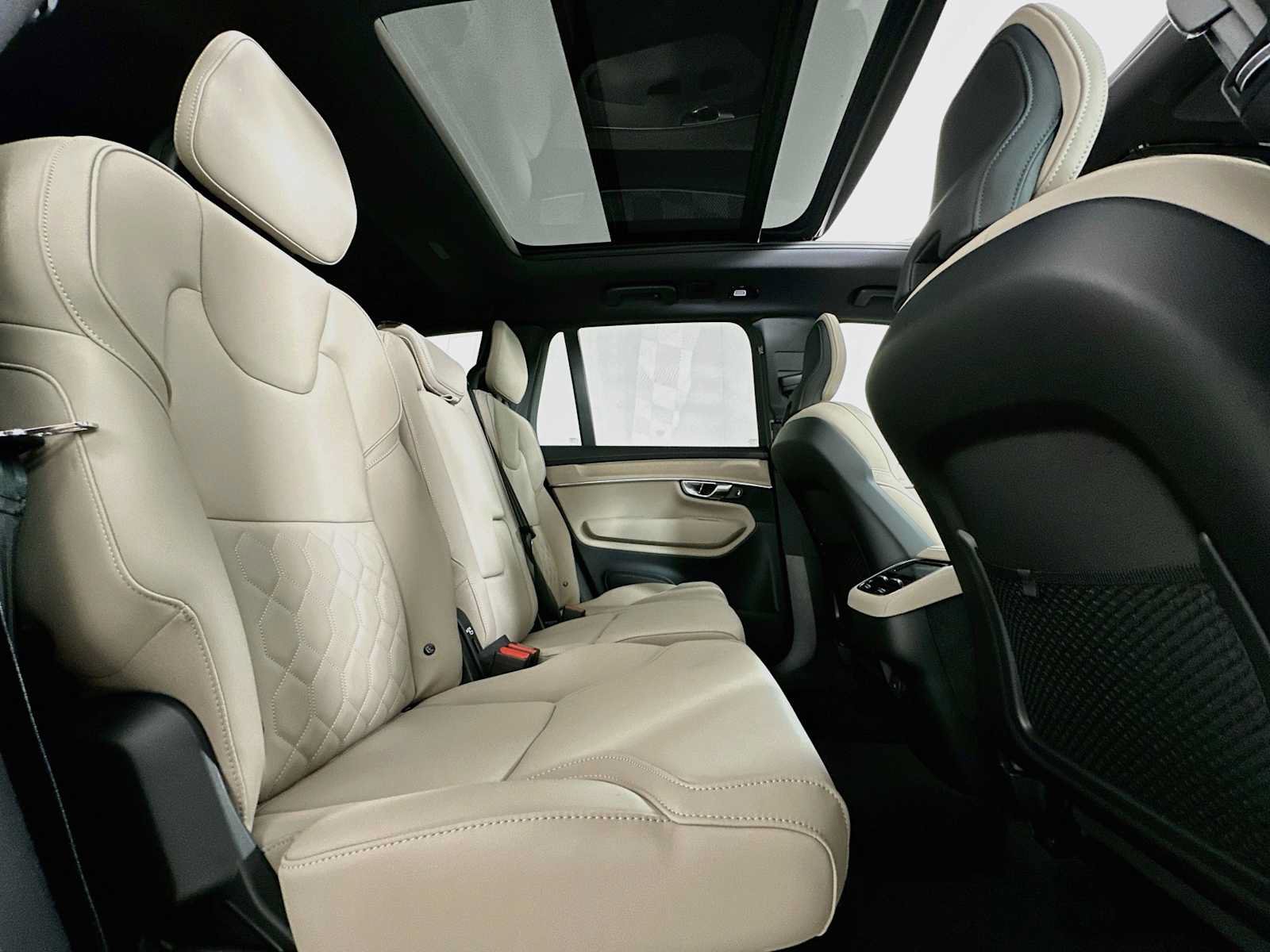 New 2026 Volvo XC90 B5 Plus AWD/4WD image 26
