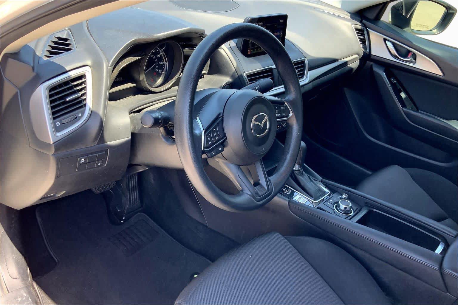 Used 2018 MAZDA MAZDA3 Sport FWD image 17