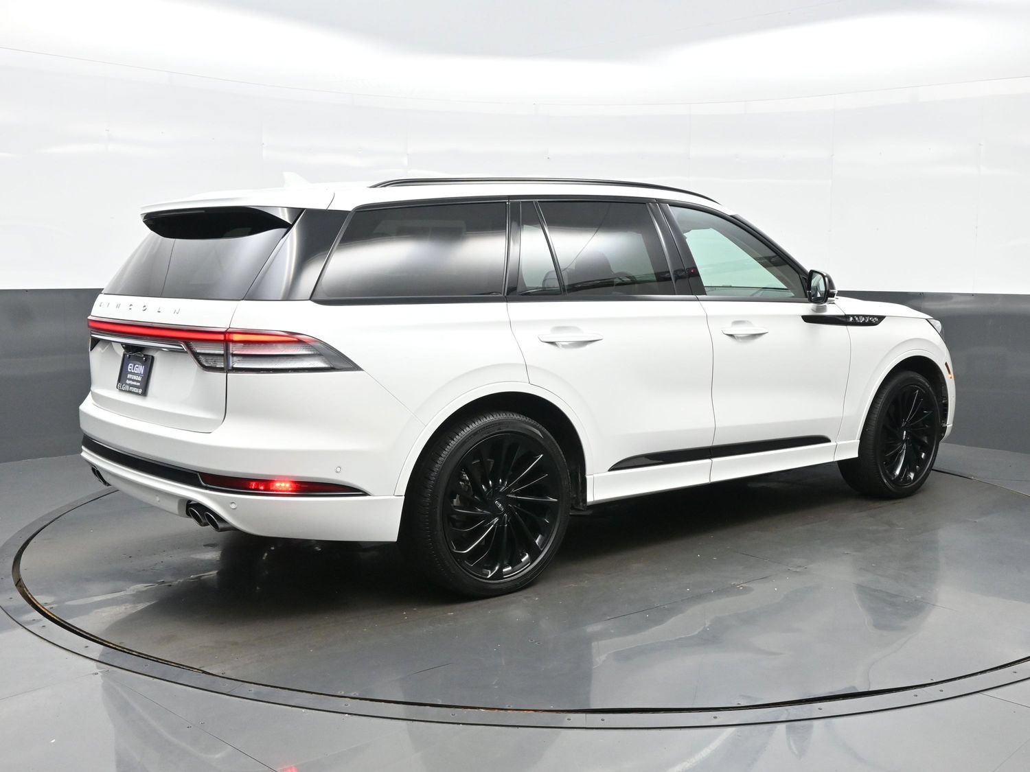 Used 2023 Lincoln Aviator Reserve w/ Jet Package AWD/4WD image 6