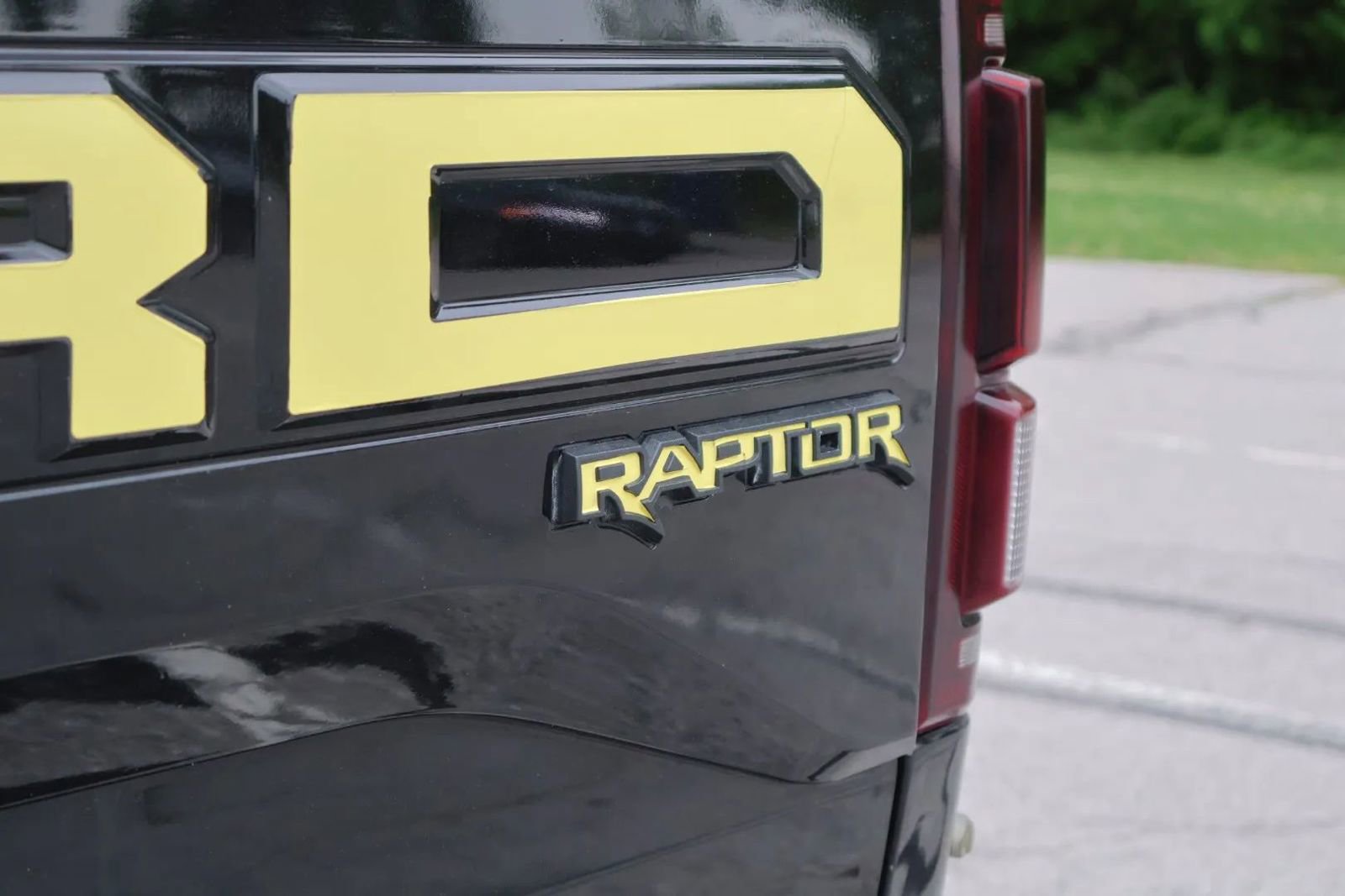 Used 2017 Ford F150 Raptor w/ Equipment Group 802A Luxury AWD/4WD image 8