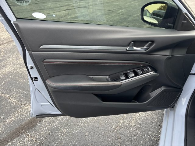 Certified 2023 Nissan Altima 2.5 SR w/ SR Premium Package FWD image 11