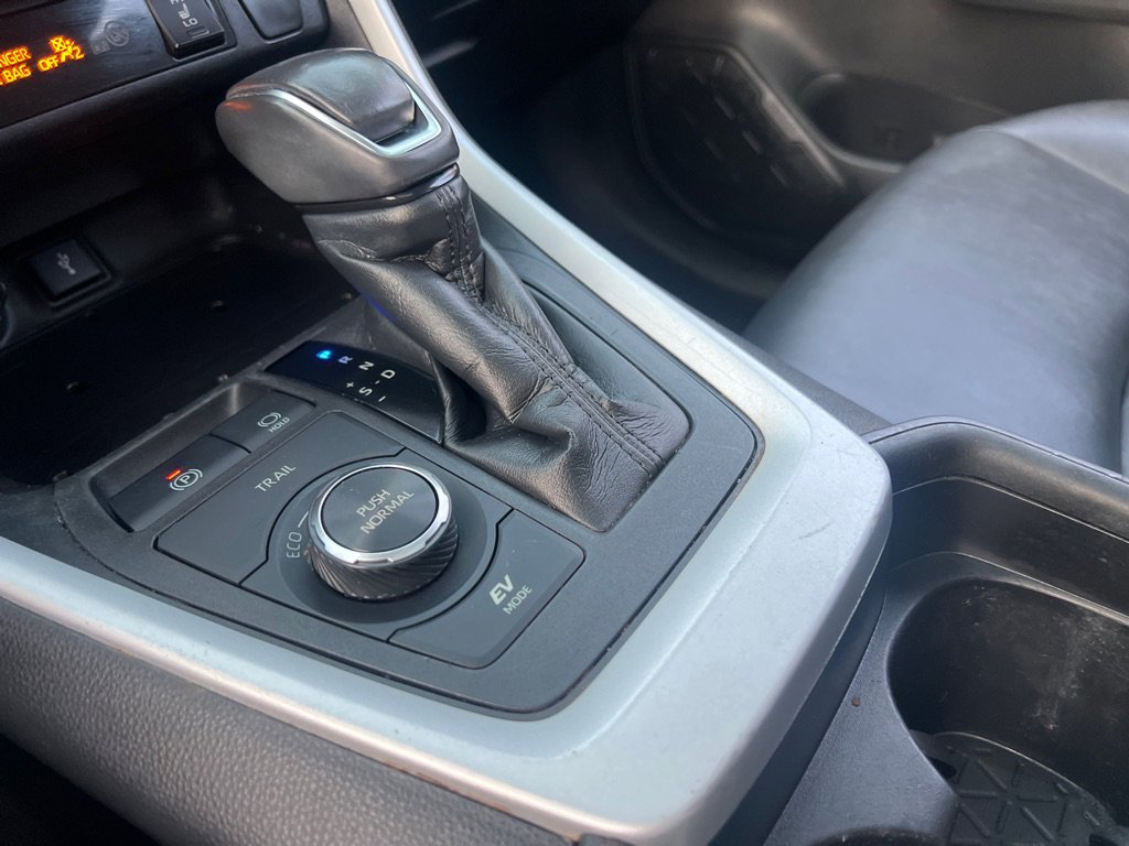 Used 2021 Toyota RAV4 XLE Premium image 34