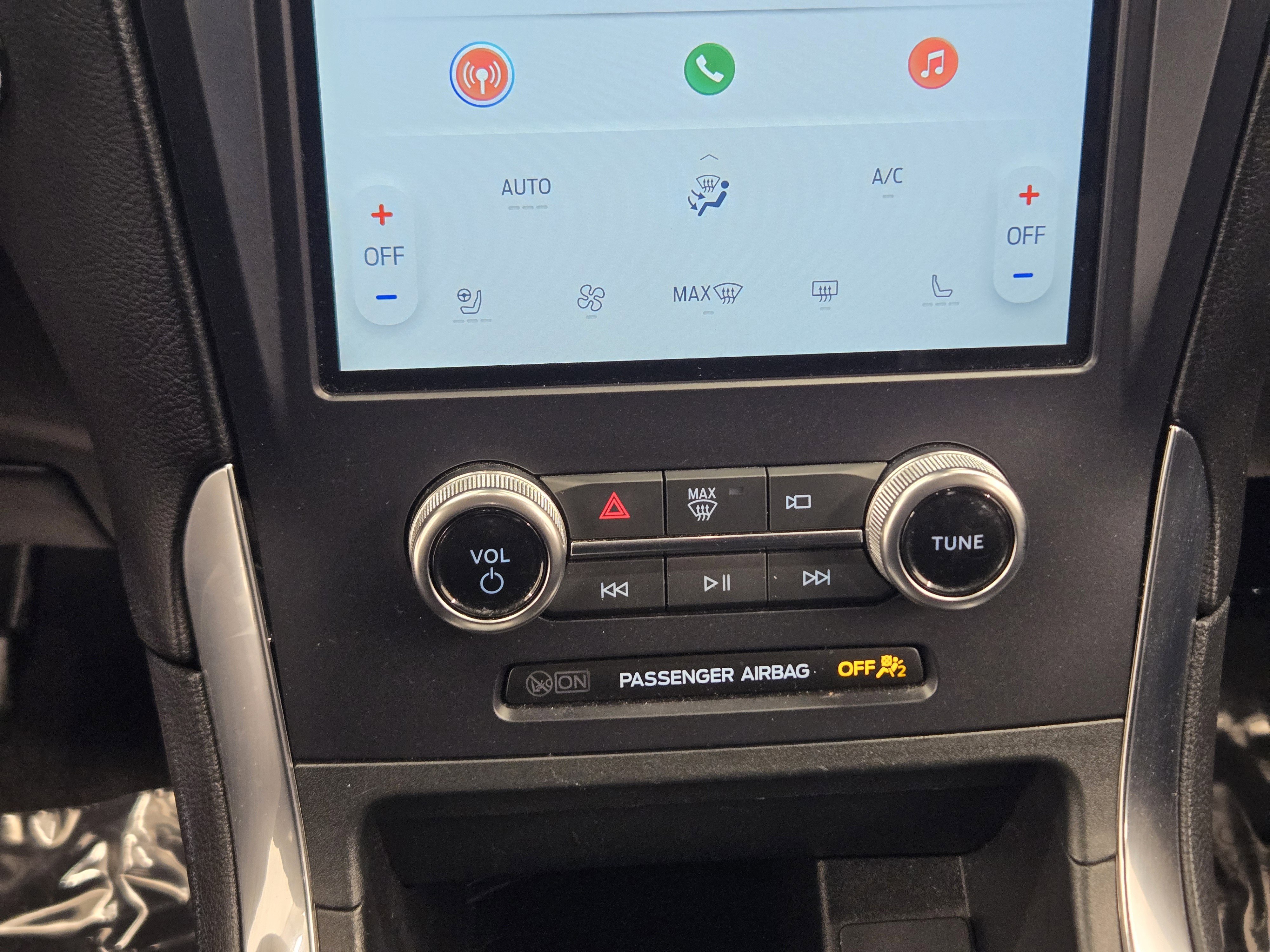 Certified 2024 Ford Edge Titanium AWD/4WD image 18