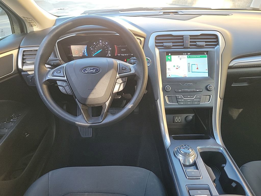 Used 2019 Ford Fusion SE image 21