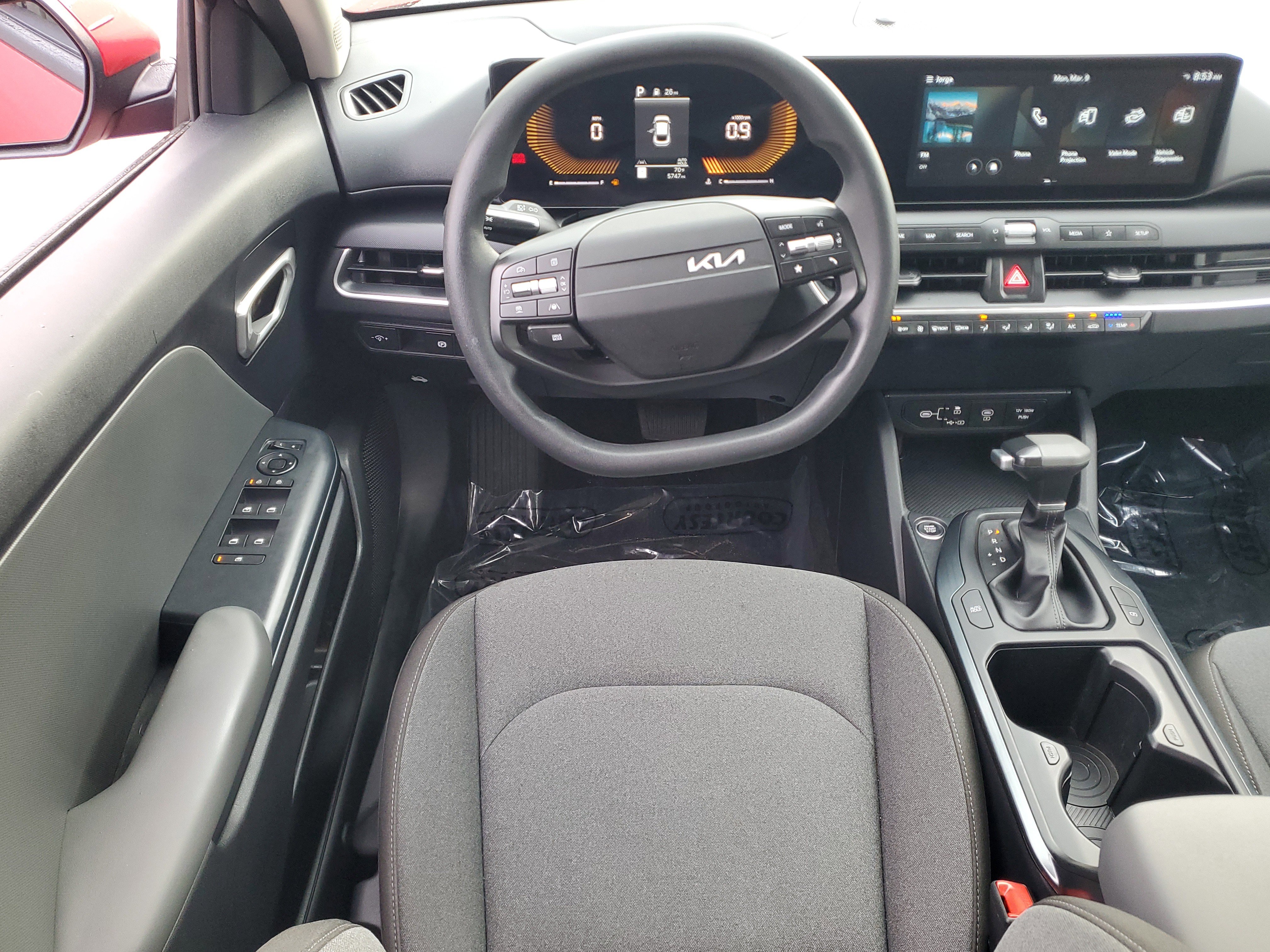 Used 2025 Kia K4 LXS image 12