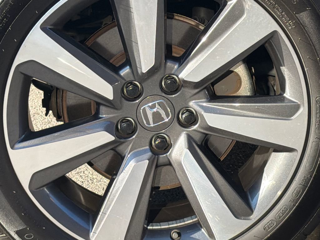 Used 2023 Honda Pilot Touring image 6