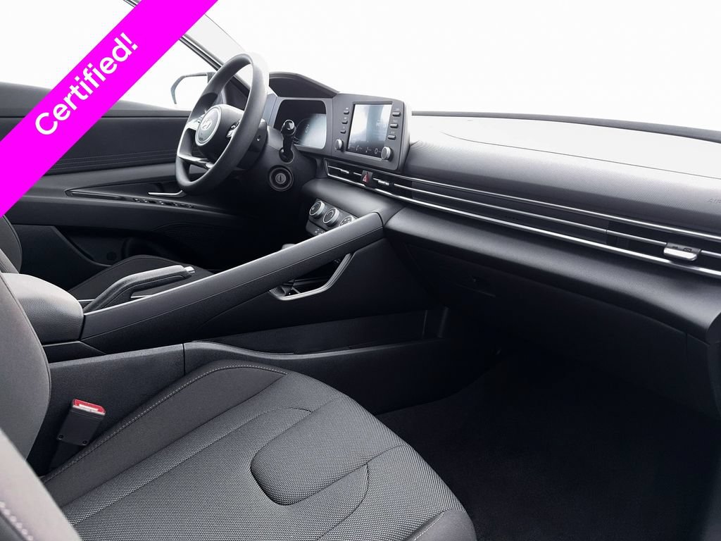 Used 2026 Hyundai Elantra SE FWD image 15