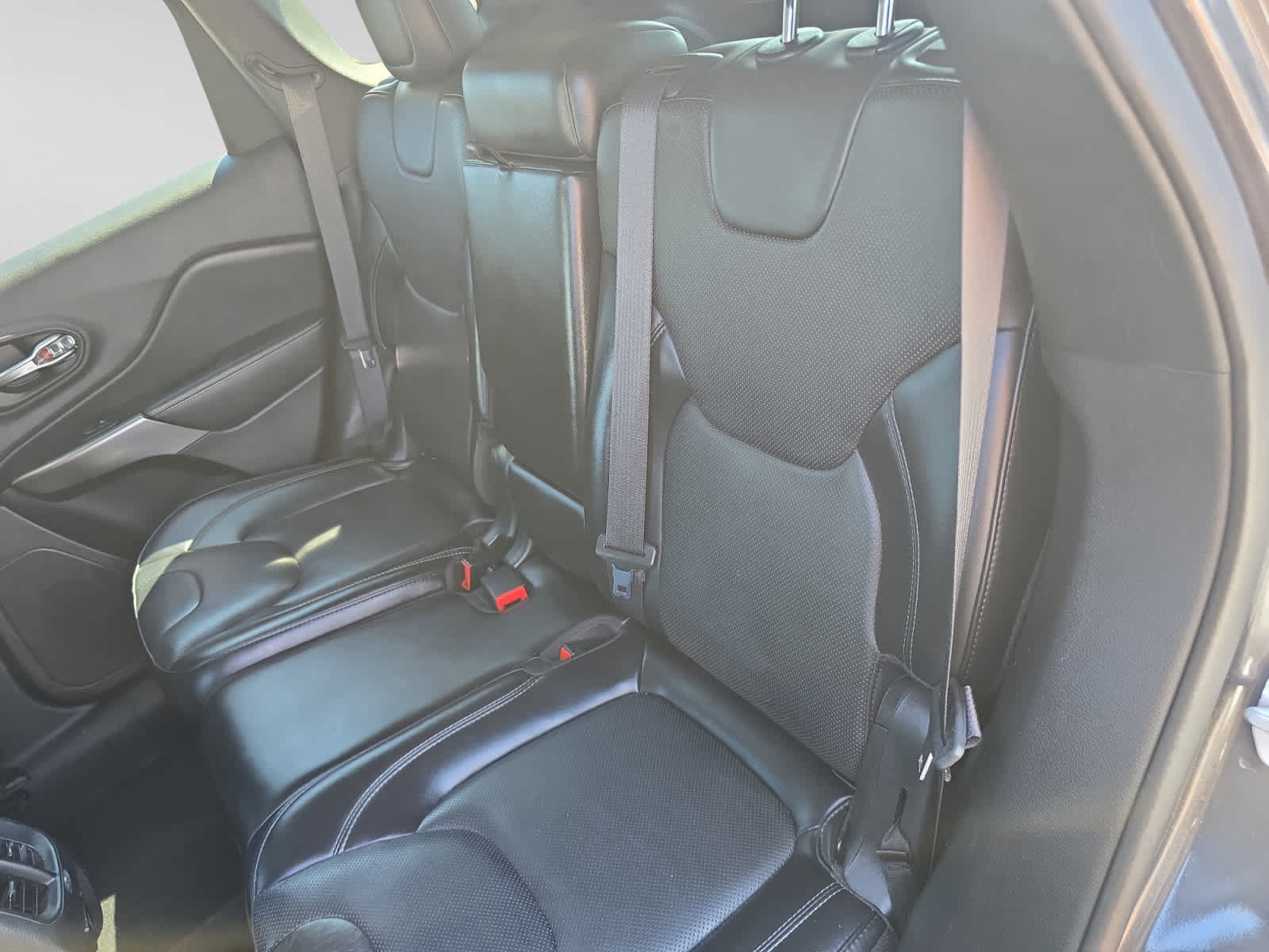 Used 2021 Jeep Cherokee Limited w/ Elite Package AWD/4WD image 12