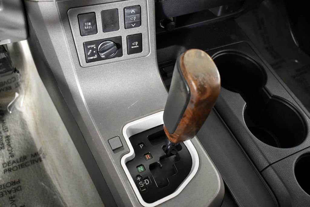 Used 2010 Toyota Sequoia Platinum image 42