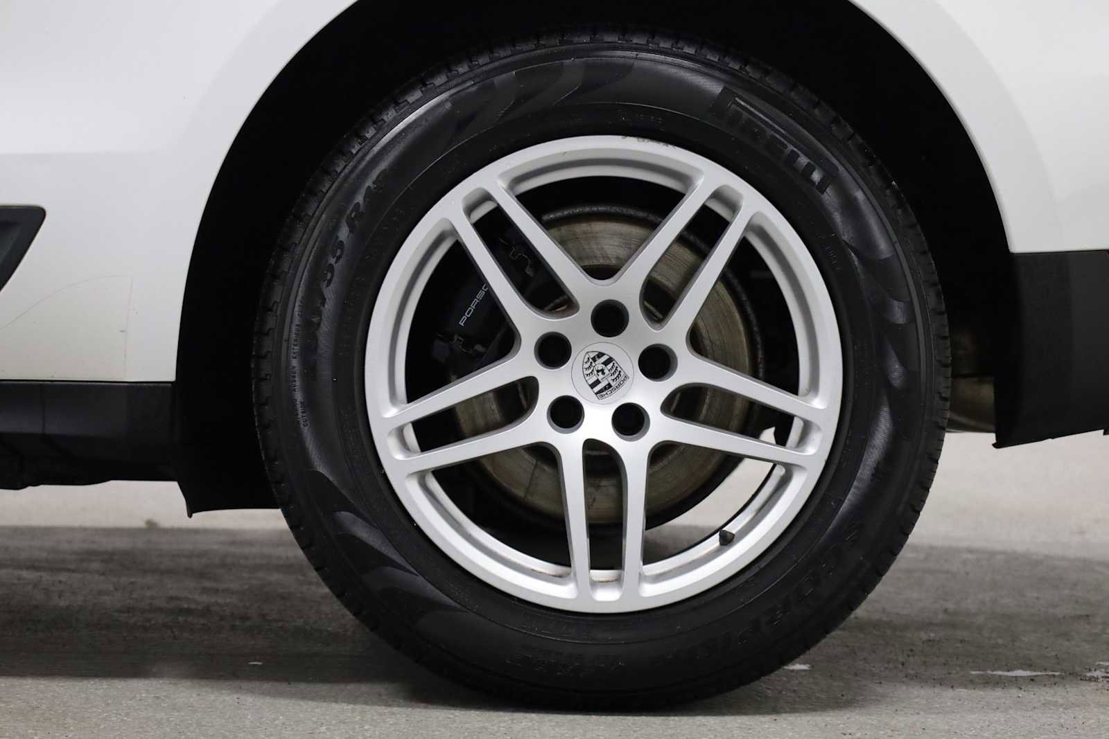 Used 2017 Porsche Macan image 39