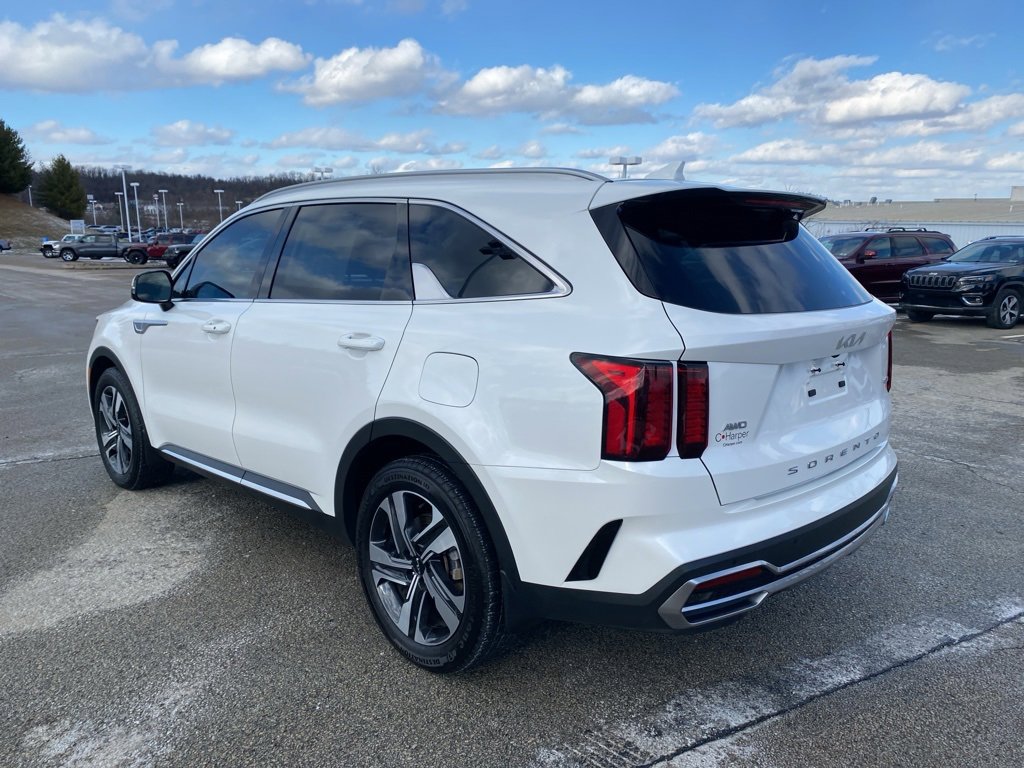 Used 2022 Kia Sorento EX w/ Panoramic Sunroof Package image 5