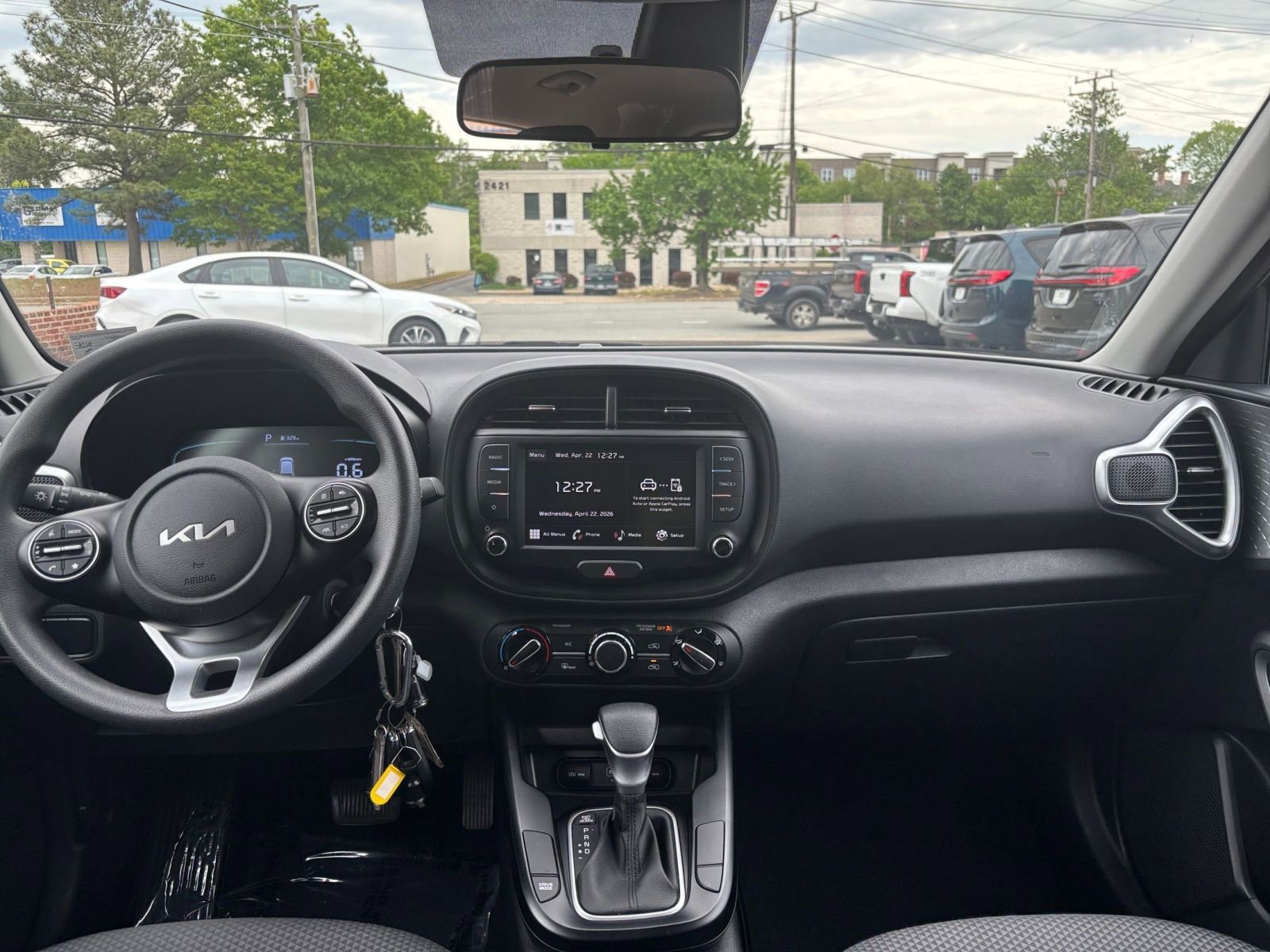 Used 2025 Kia Soul LX w/ LX Technology Package FWD image 31