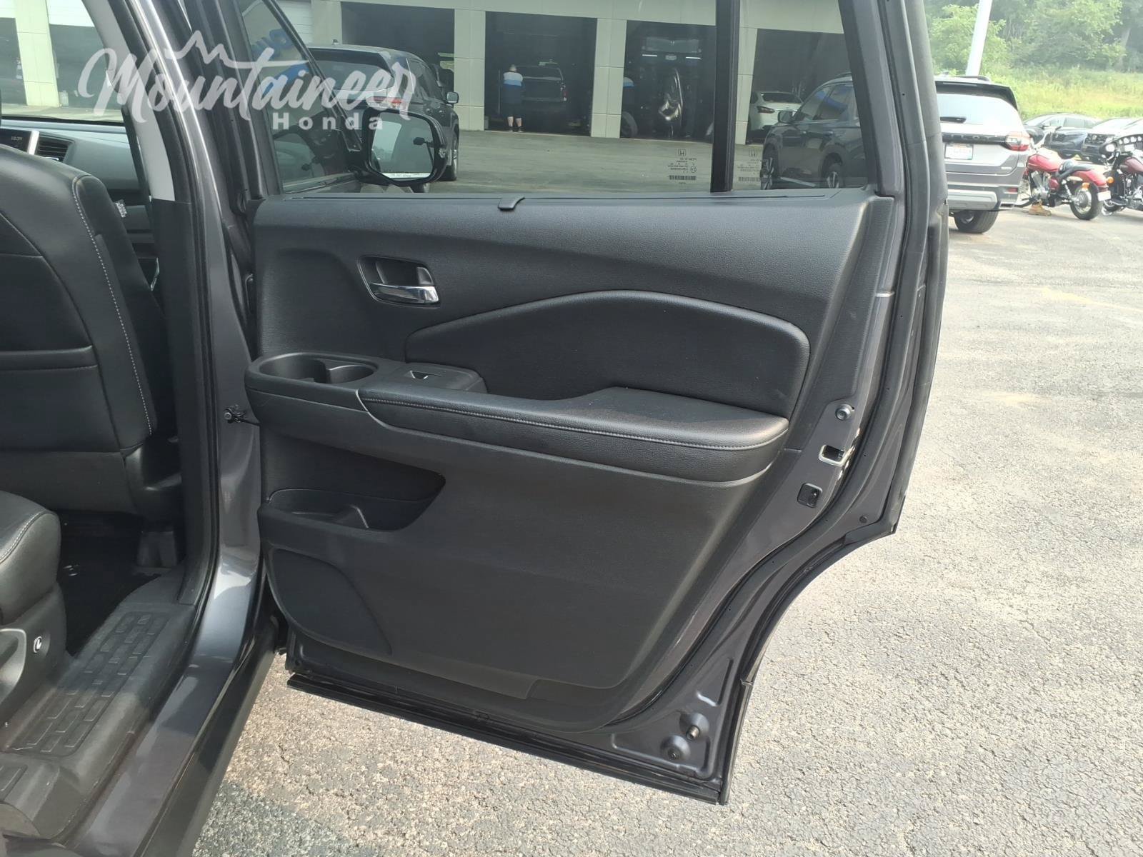 Used 2018 Honda Pilot Elite image 17