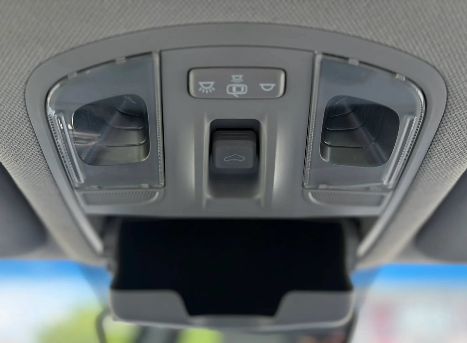 Used 2022 Hyundai Ioniq Limited FWD image 25