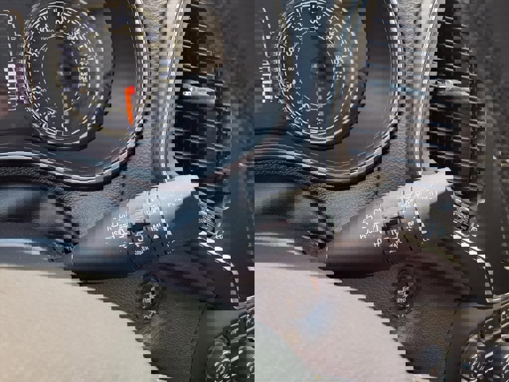 Used 2019 Jeep Cherokee Latitude Plus image 25