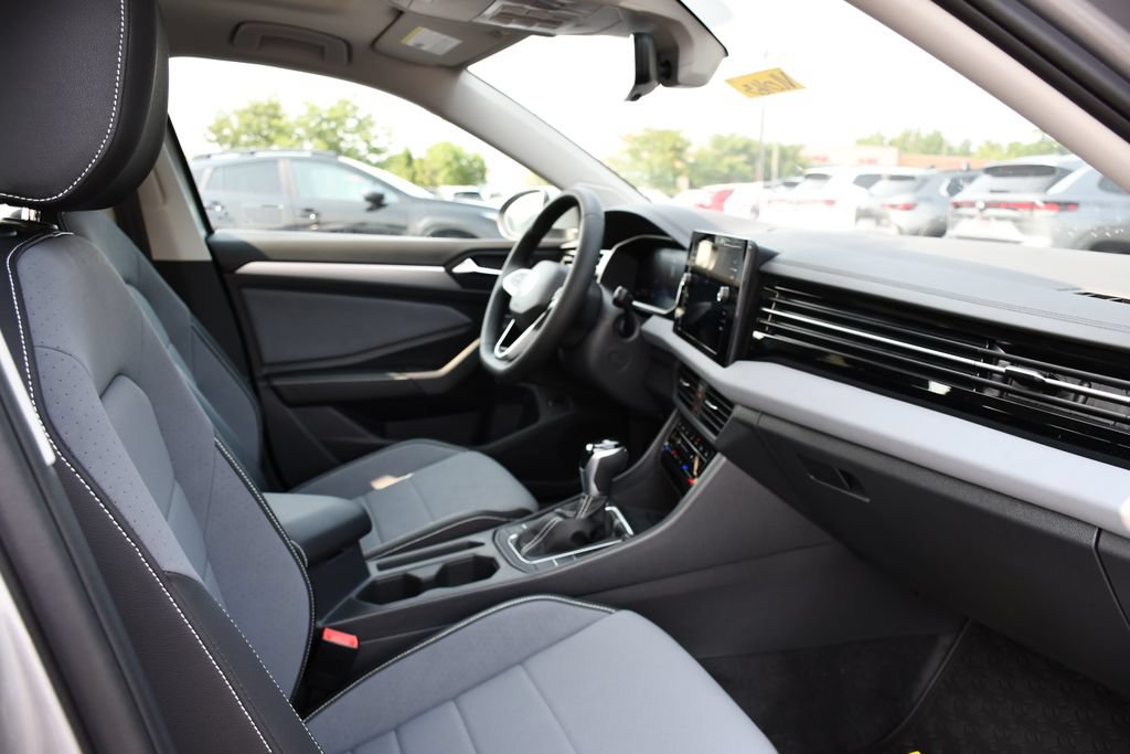New 2026 Volkswagen Jetta SE FWD image 33