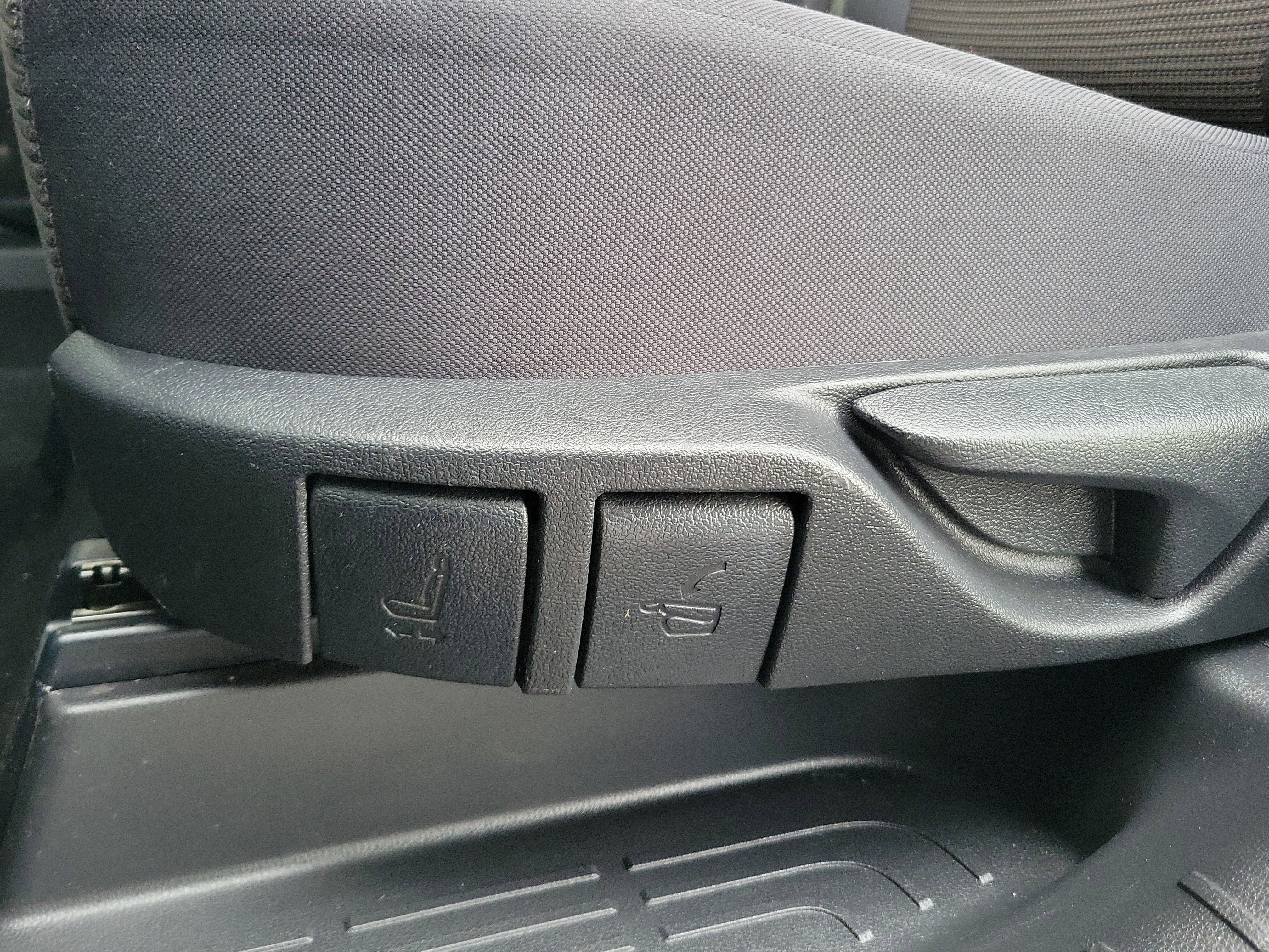 Certified 2020 Toyota Highlander LE image 25