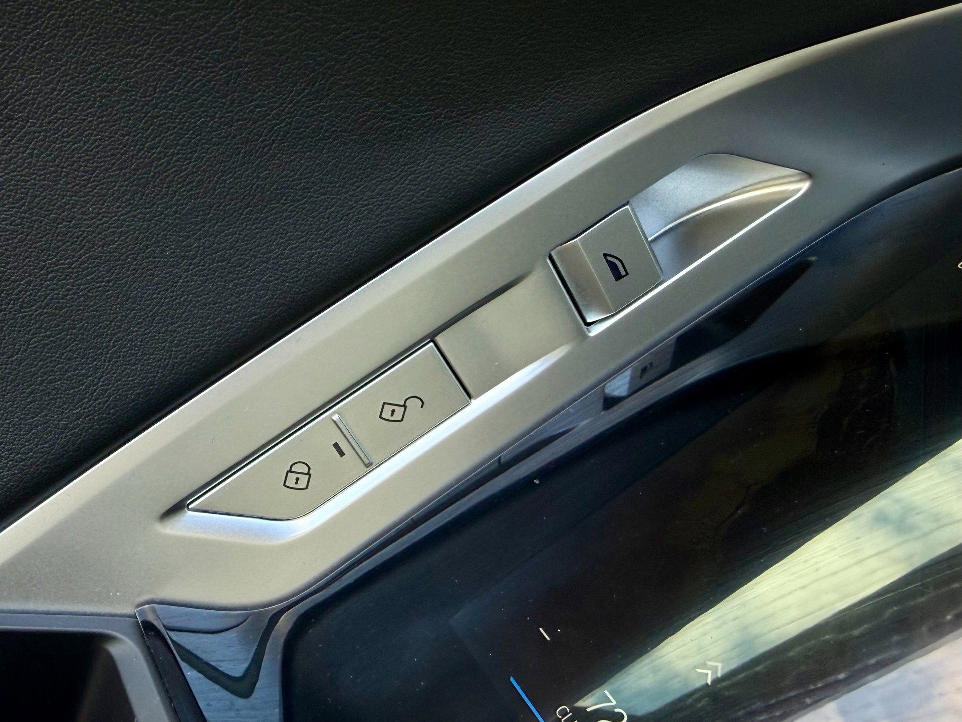 Used 2025 BMW 760i xDrive w/ Executive Package AWD/4WD image 29