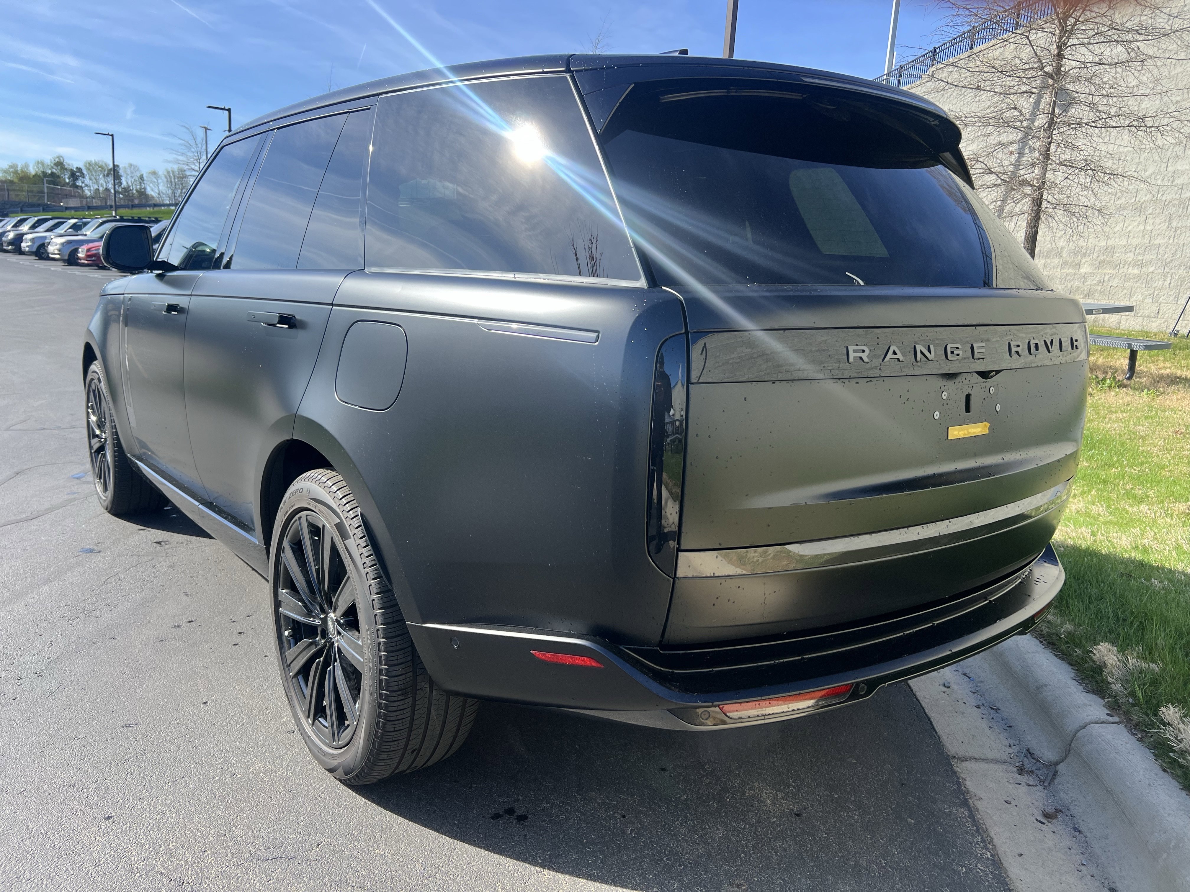 Used 2025 Land Rover Range Rover SE image 5