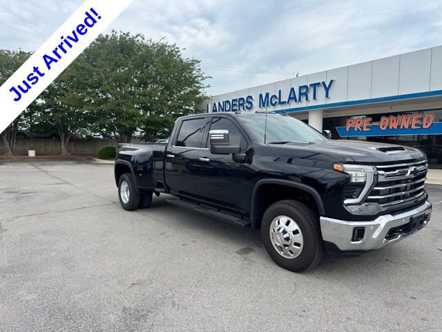 Used 2026 Chevrolet Silverado 3500 LTZ w/ LTZ Plus Package AWD/4WD image 1