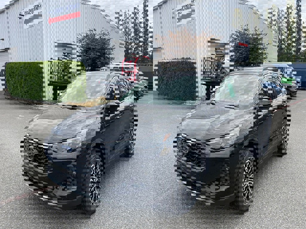 New 2024 Ford Escape SE w/ PHEV Premium Package