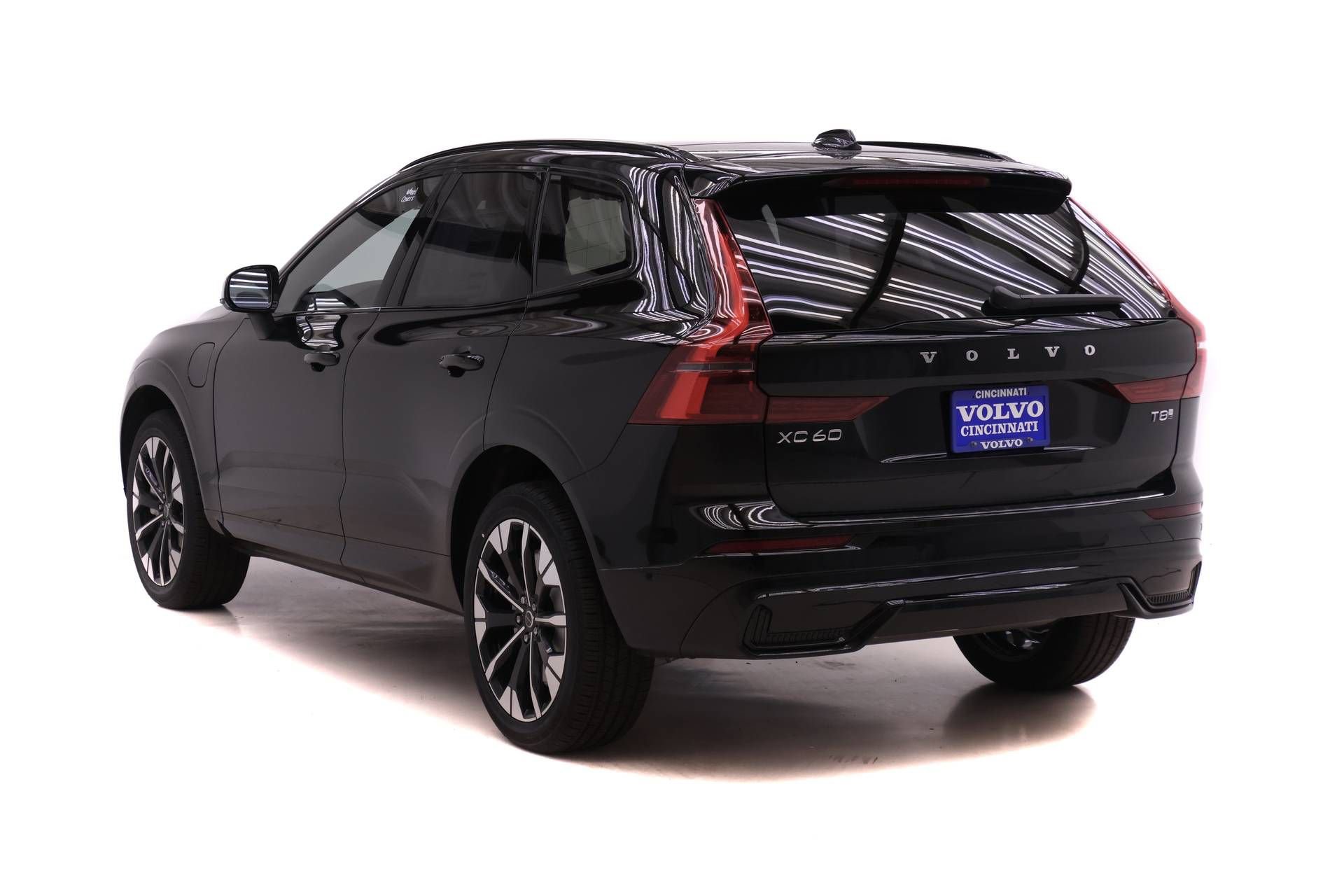 New 2026 Volvo XC60 T8 Plus w/ Protection Package Premier image 5
