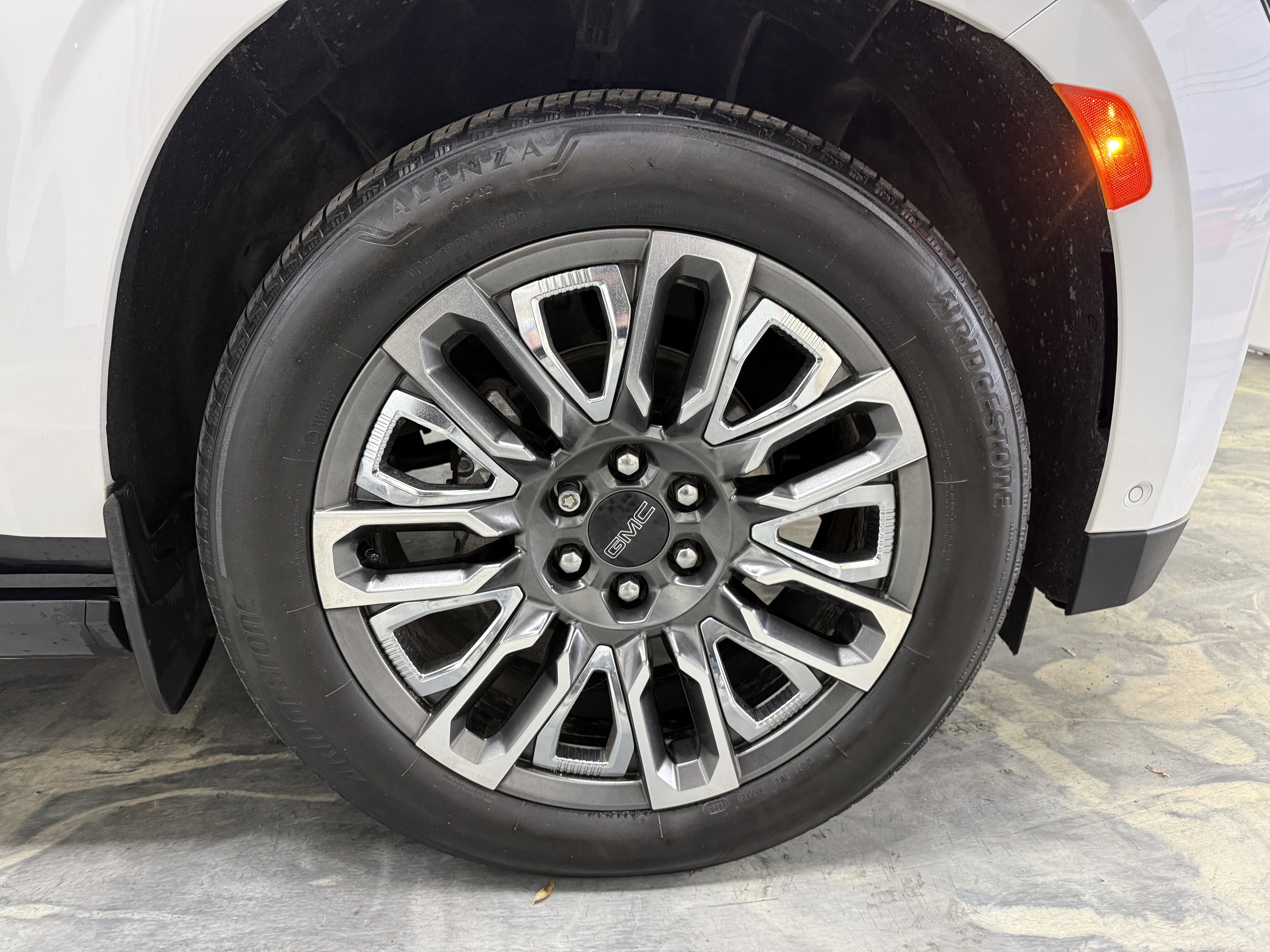 Used 2023 GMC Yukon XL Denali Ultimate image 38