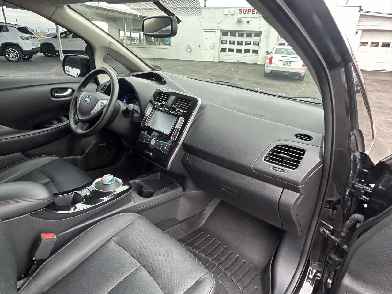 Used 2015 Nissan Leaf SL w/ Premium Package image 14