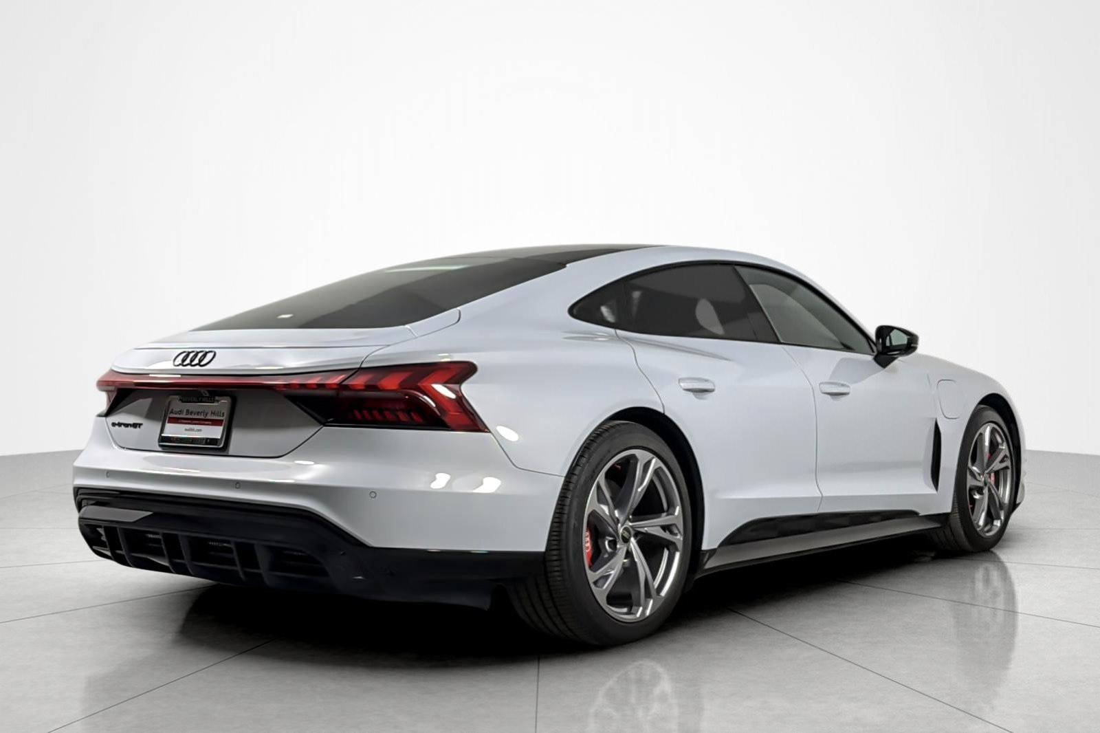 Used 2023 Audi e-tron GT Premium Plus w/ Performance Package AWD/4WD image 5