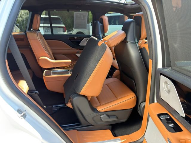 Used 2025 Lincoln Aviator Black Label image 13