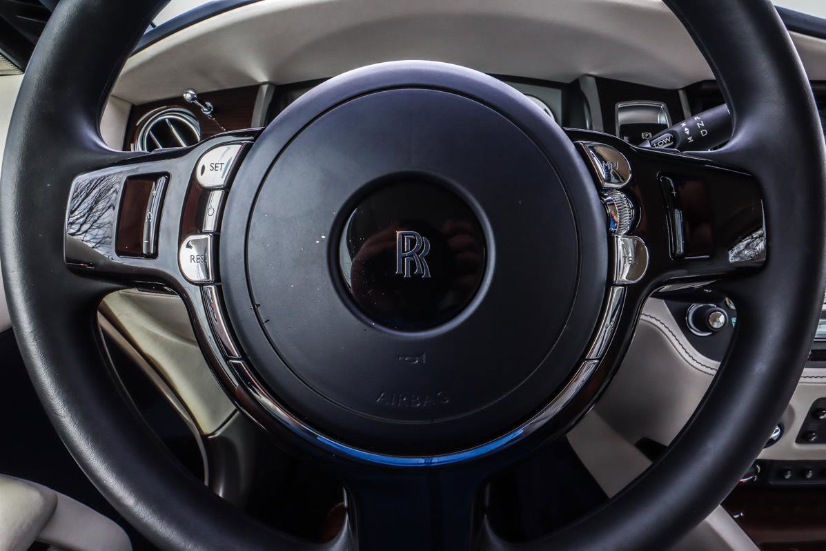 Used 2019 Rolls-Royce Dawn image 13