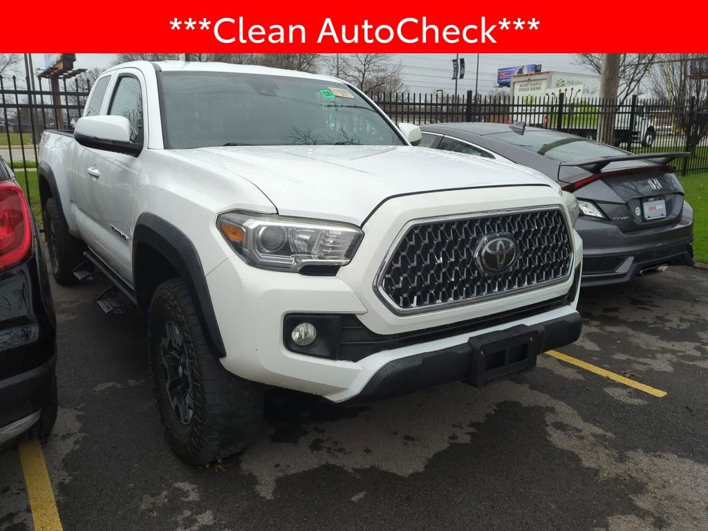 Used 2019 Toyota Tacoma TRD Off-Road w/ Technology Package image 3