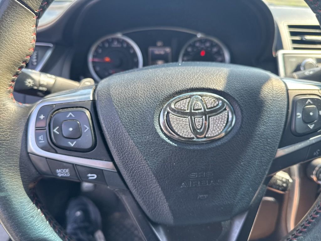 Used 2017 Toyota Camry SE image 8