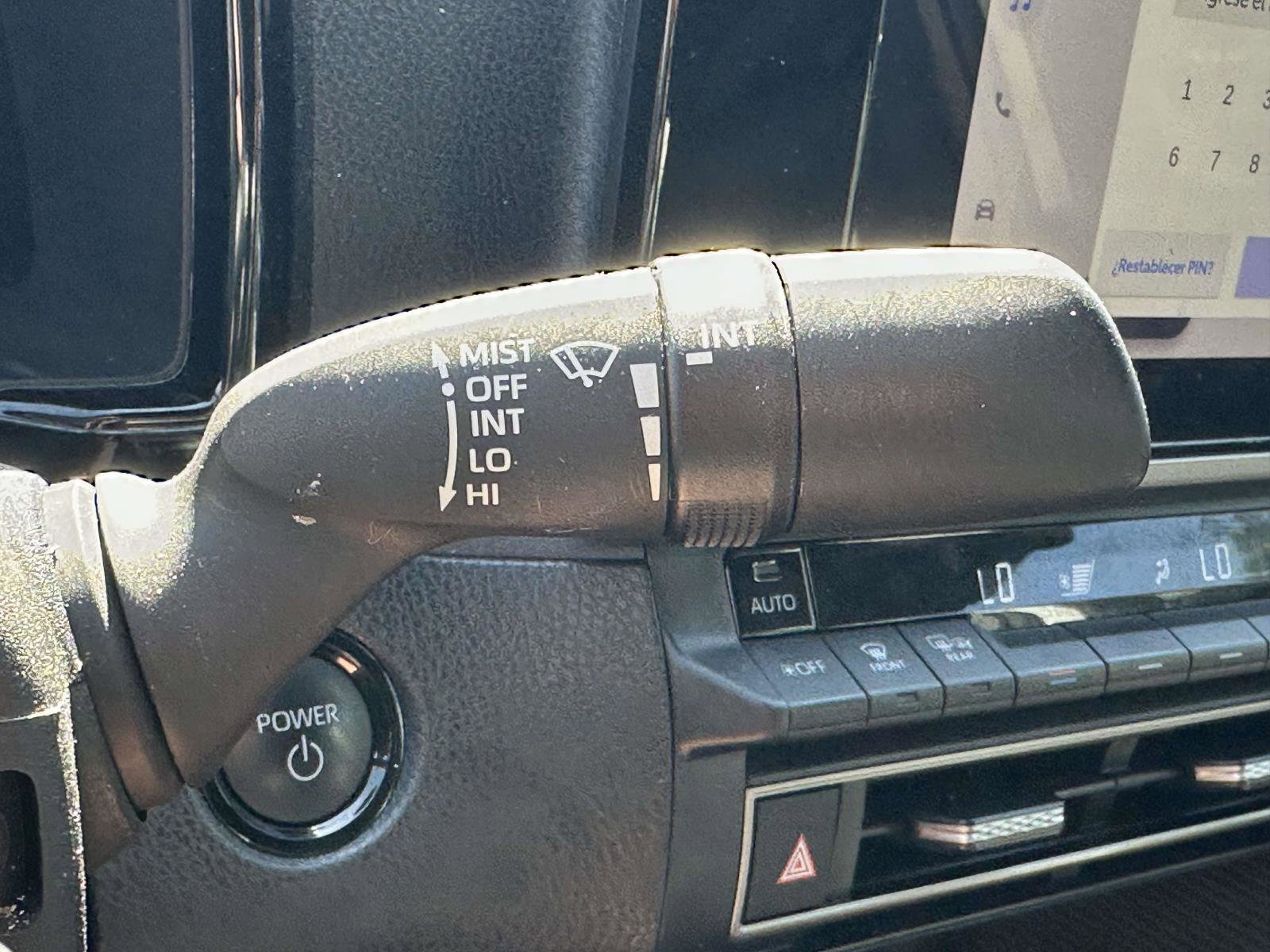 Used 2025 Toyota Camry SE image 32