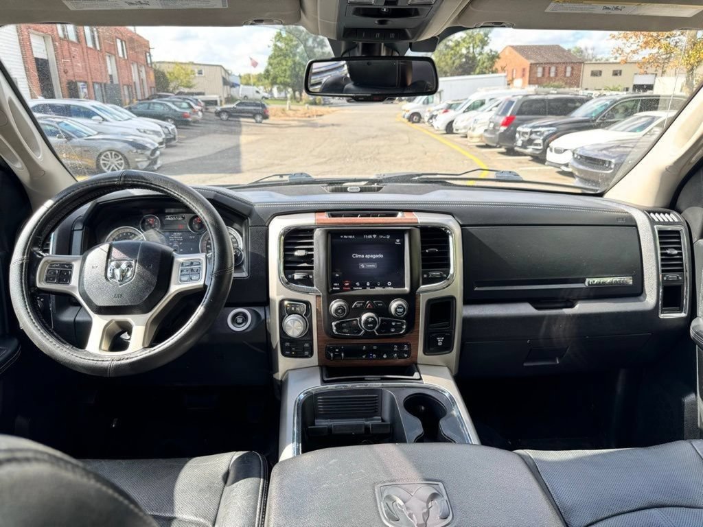 Used 2018 RAM 1500 Laramie w/ Convenience Group AWD/4WD image 18