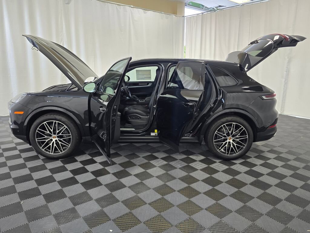 Certified 2025 Porsche Cayenne image 14