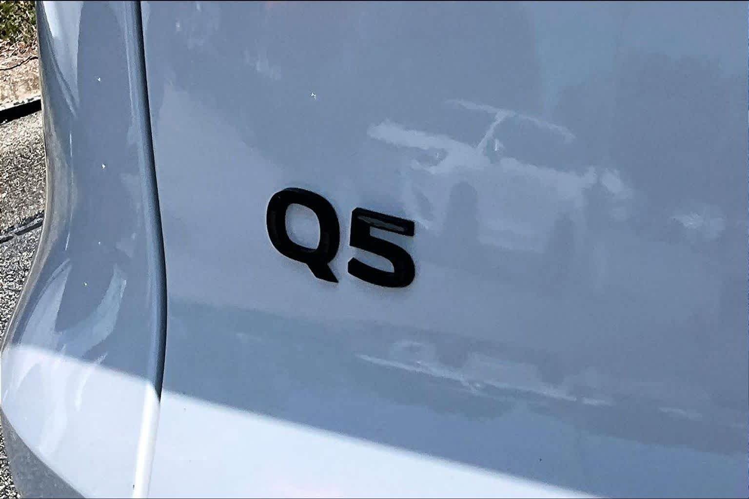 Used 2025 Audi Q5 Premium Plus w/ Premium Plus AWD/4WD image 16