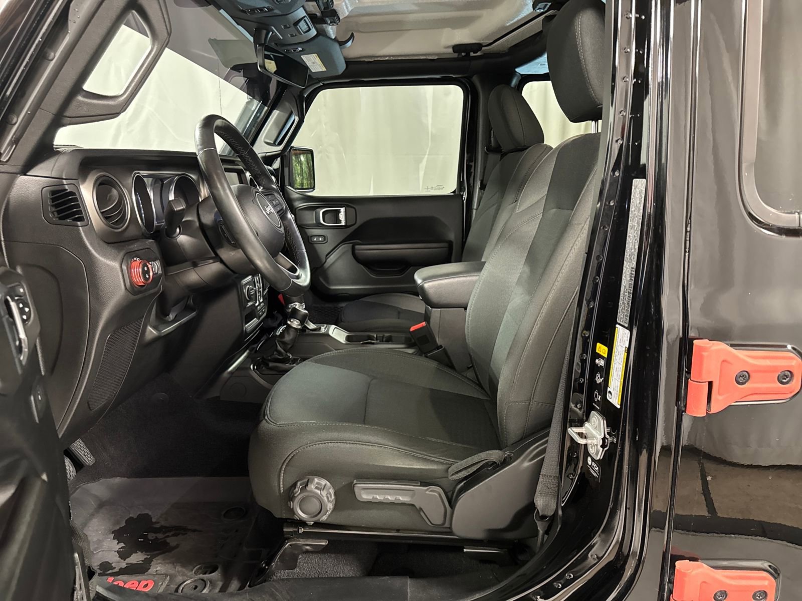 Used 2021 Jeep Gladiator Willys image 3